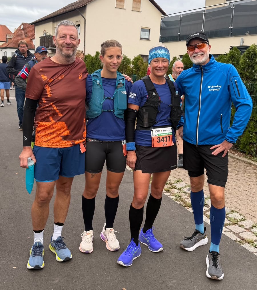 Vier Läufer:innen vom SV Bondorf in Bräunlingen beim Schwarzwald Marathon