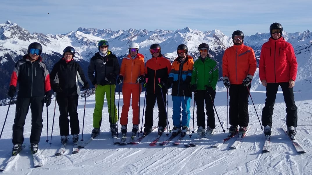 Im Bild von links: Achim und Tanja Mayer, Thorsten Stegitz, Viktoria Heilig, Roland und Tim Kellermann, Stefanie Lange, Stefan Sernatinger, Michael Schlosser. Nicht auf dem Bild Jan und Arne Semmelmann und Fotografin Petra Brenner